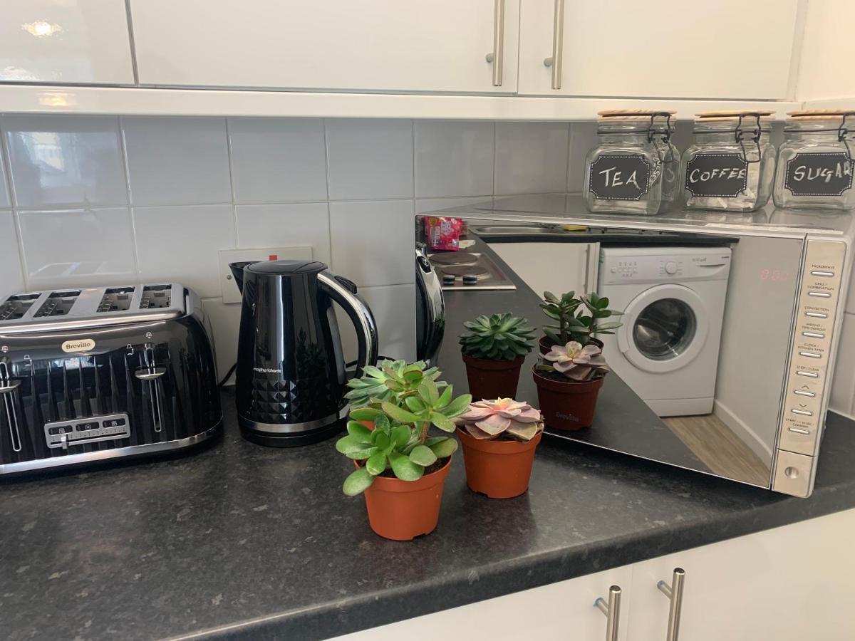 Watford Gemini - Eton 1 - Nr Watford Junction, M1 ,m25 *